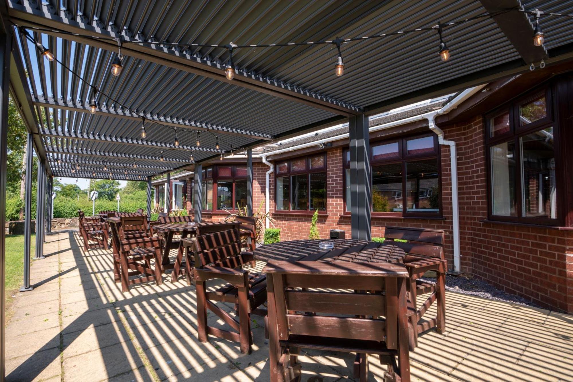 Beaufort Park Hotel Молд Екстериор снимка