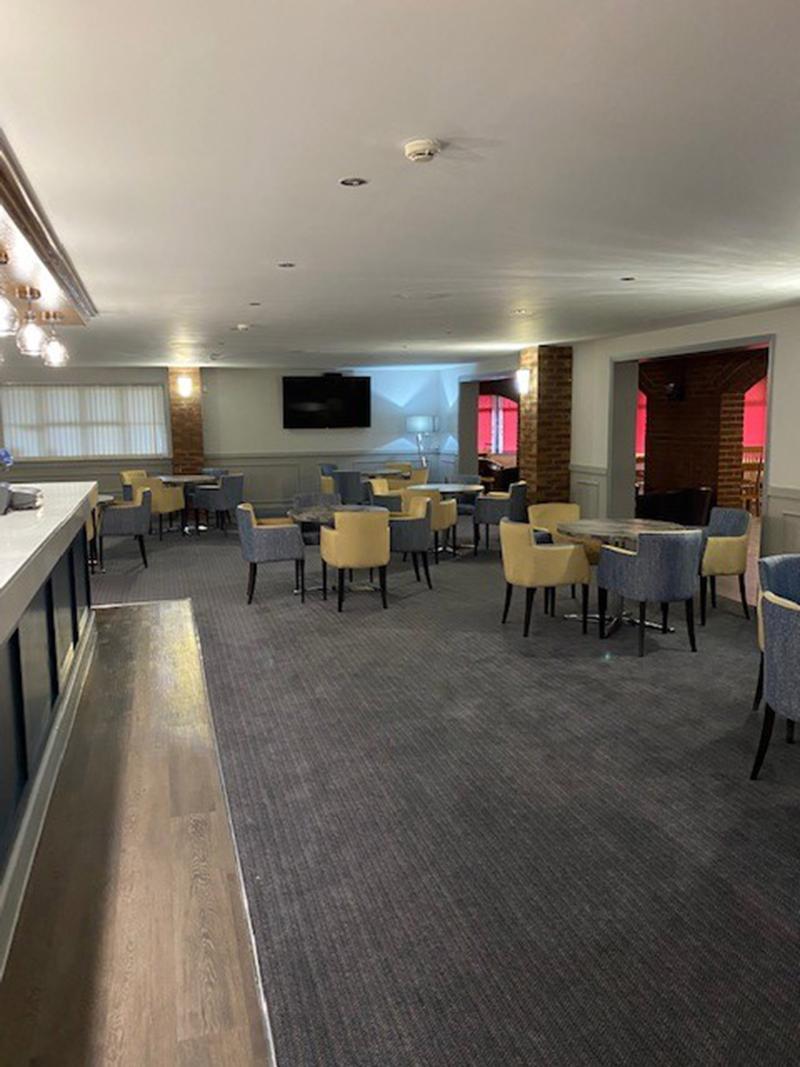 Beaufort Park Hotel Молд Екстериор снимка