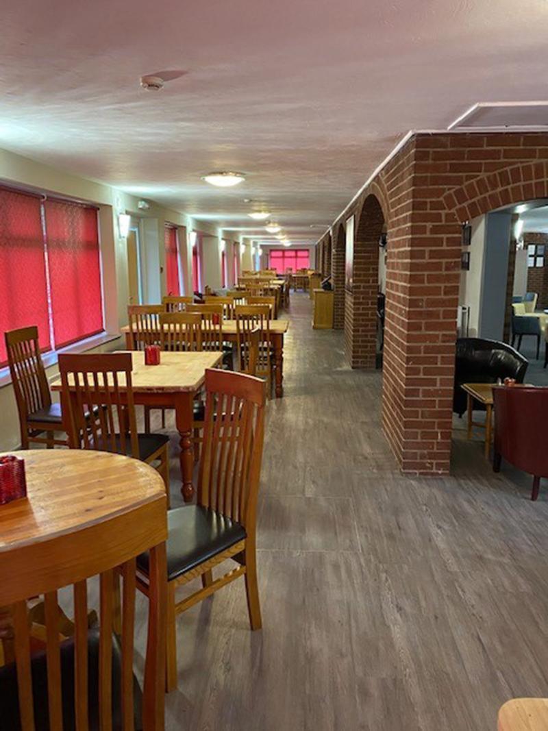 Beaufort Park Hotel Молд Екстериор снимка